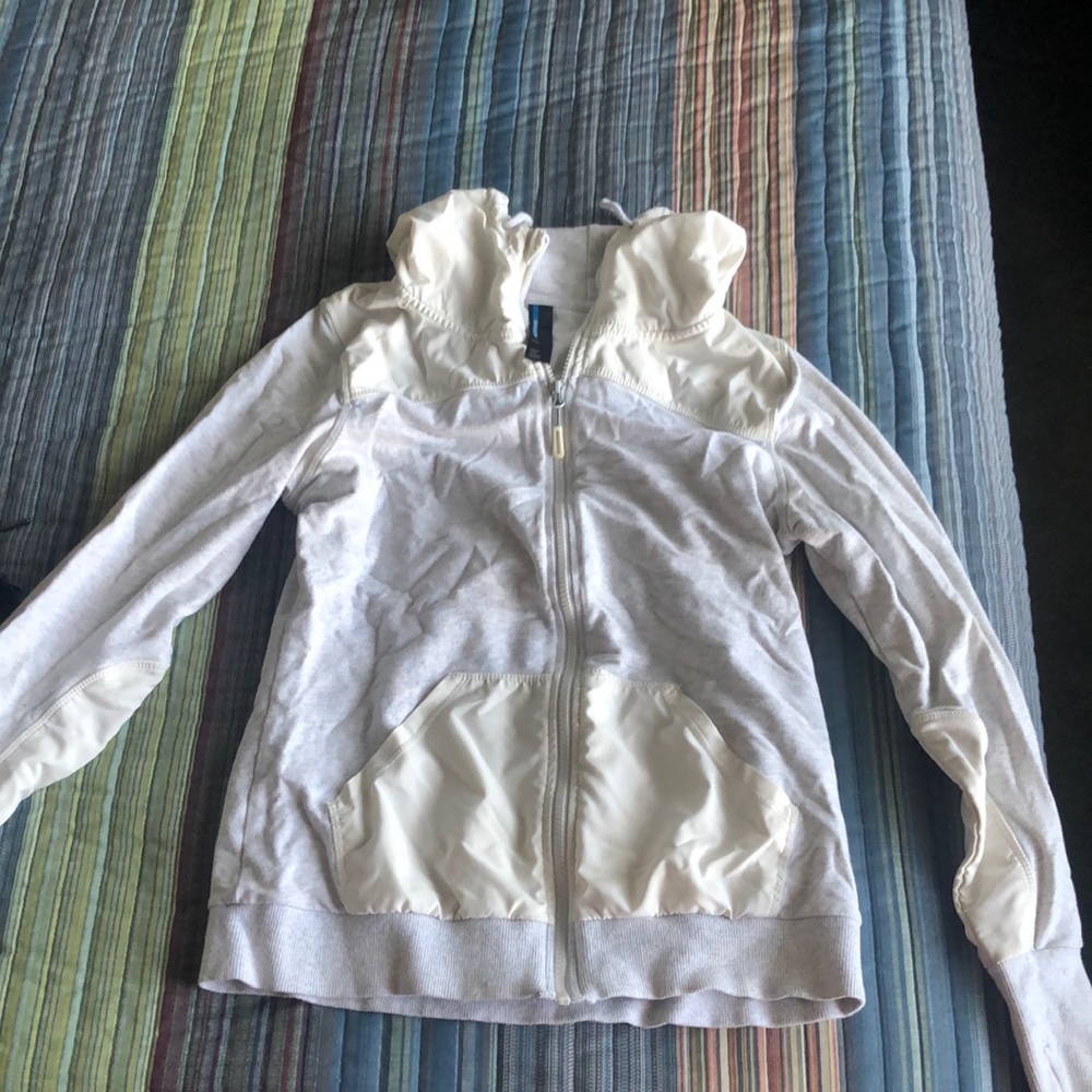 Woman’s Zipper up hooded sweater